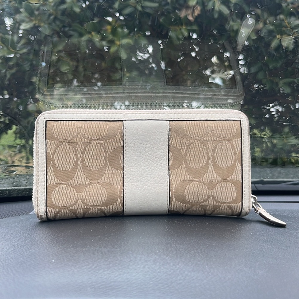 Coach wallet - Picture 2 of 5